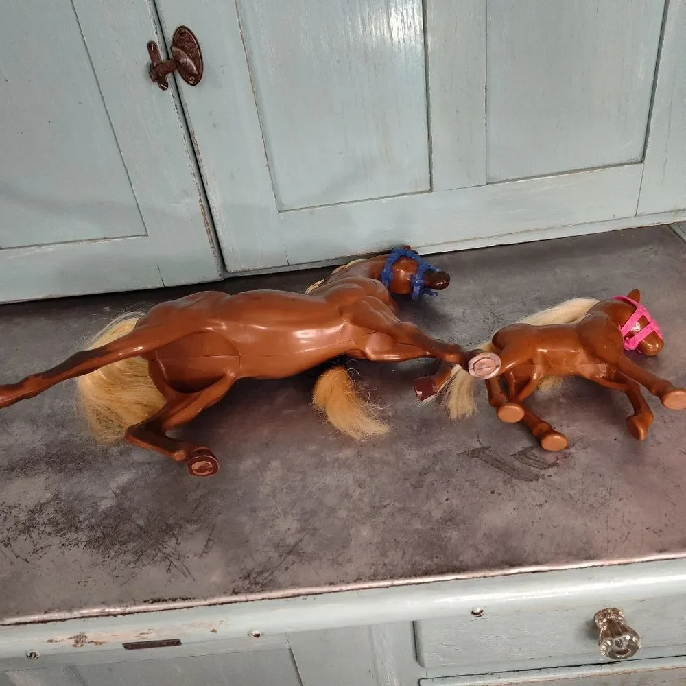 Vintage Mattel Barbie 1991 All American Star Stepper Horse and Foal
